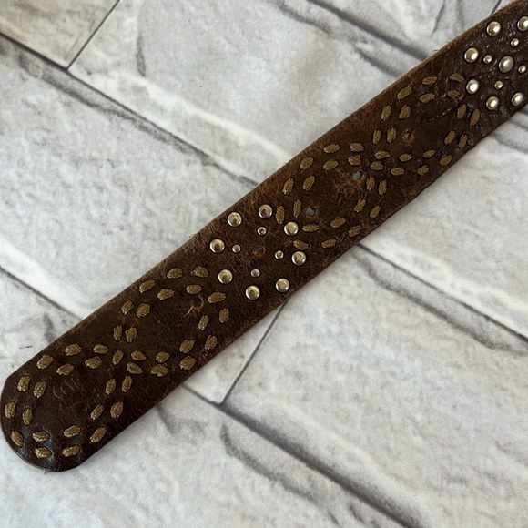 Abercrombie studded brown leather belt size L-XL - Picture 6 of 7